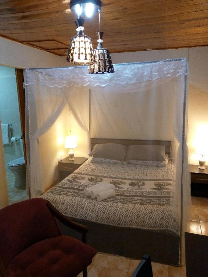 Sonke Ball House Bed and Breakfast Blantyre Exteriör bild